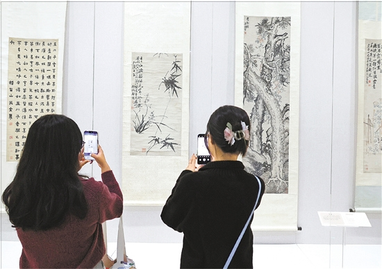 纪念夏衍诞辰125周年暨捐赠展在浙博开幕