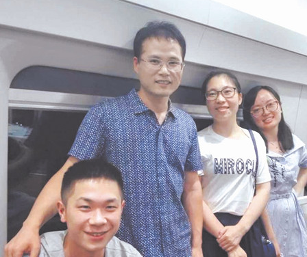 暖心：乘客坐高铁突发疾病 三名温州医生施援手