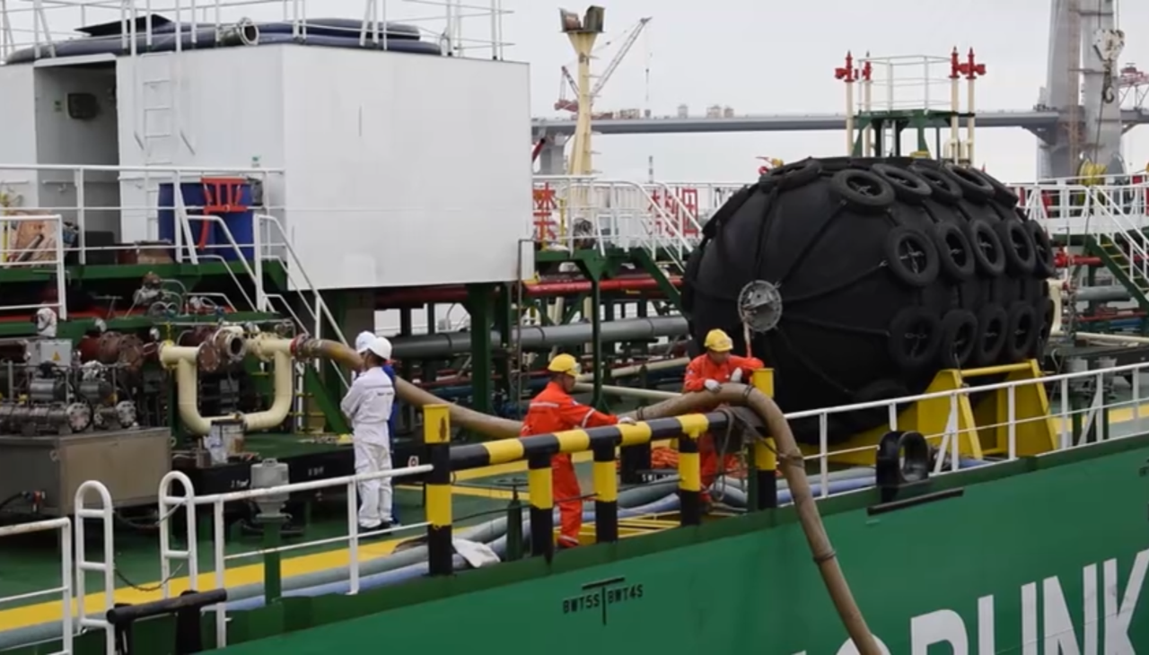 一罐绿色甲醇背后的制度破冰